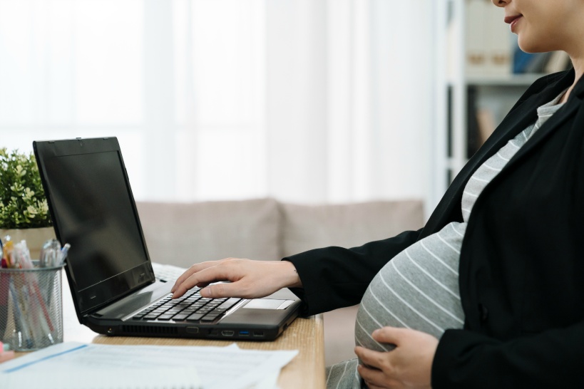 妊娠で仕事を辞めたいけ場合はすぐに辞めるべき？