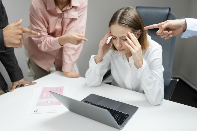 職場いじめとは何ですか?