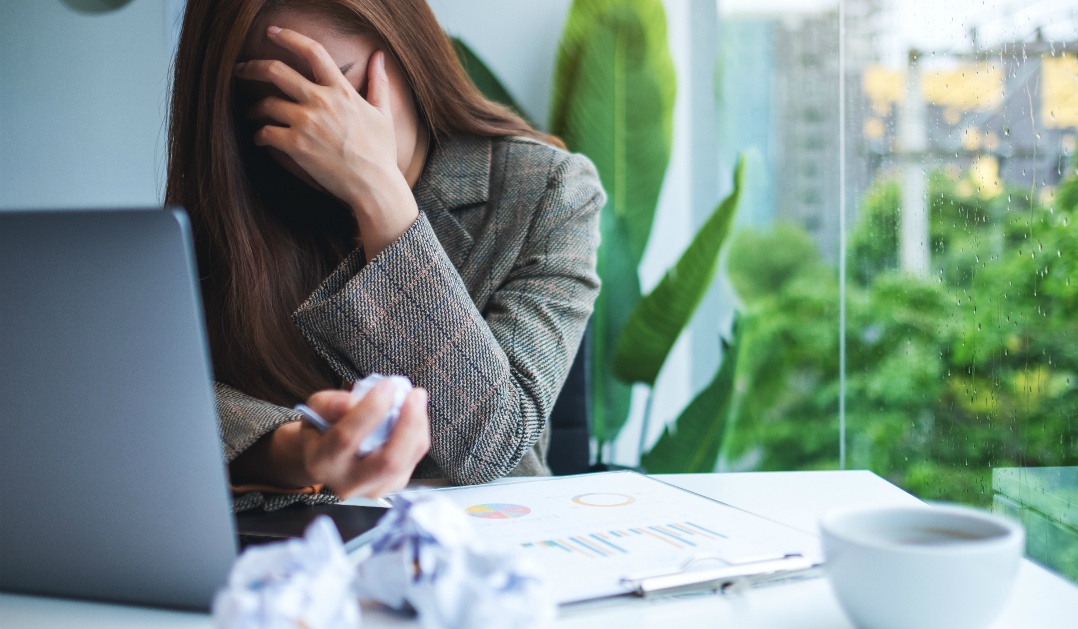 業務委託契約中にうつ病で仕事ができない。契約解除の注意点と相談先